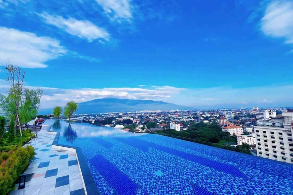 צ'יאנג מאי Modern Style Room With Sky Pool 古城边天际泳池公寓 מראה חיצוני תמונה