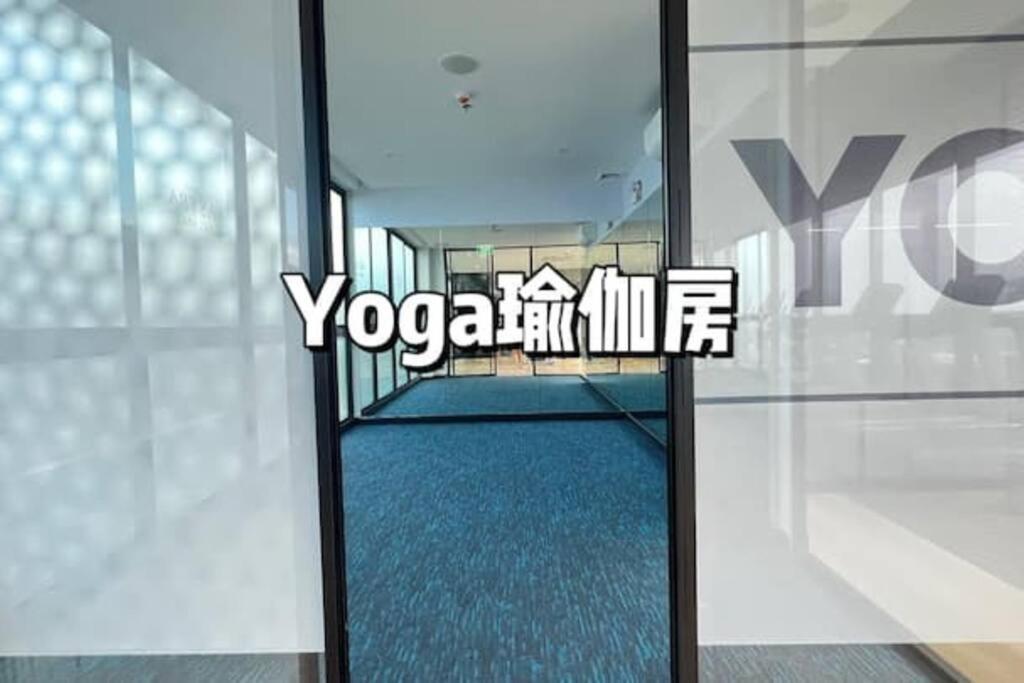 צ'יאנג מאי Modern Style Room With Sky Pool 古城边天际泳池公寓 מראה חיצוני תמונה