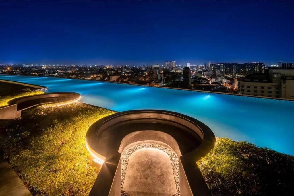 צ'יאנג מאי Modern Style Room With Sky Pool 古城边天际泳池公寓 מראה חיצוני תמונה