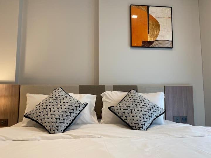צ'יאנג מאי Modern Style Room With Sky Pool 古城边天际泳池公寓 מראה חיצוני תמונה